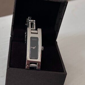 Gucci  vintage watch 3900L (non working)